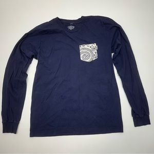 Serengetee Crewneck Wear The World Long Sleeve Shirt Womens Size Medium